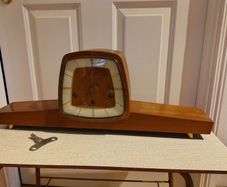 Vintage 1960s Mauthe German Chiming Mantel Clock
