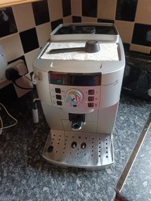 De Longhi Magnifica S coffee machine - free shipment