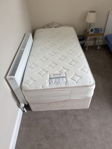 Single bed mattress & base
