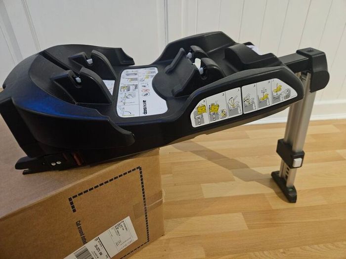 Doona Infant Car Seat, Stroller & ISOFIX
