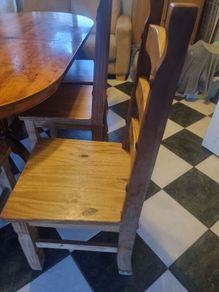 kitchrn table and chairs