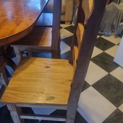 kitchrn table and chairs