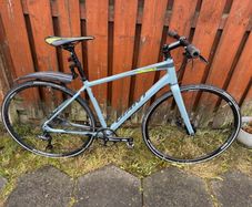 Giant Rapid 3 Hybrid Road Bike  Medium Frame (Carbon Fork)