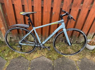 Giant Rapid 3 Hybrid Road Bike  Medium Frame (Carbon Fork)