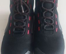 Uvex safety boots