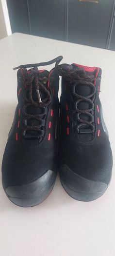 Uvex safety boots