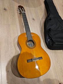 Yamaha CS40 3/4 Classical Guitar