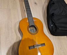Yamaha CS40 3/4 Classical Guitar