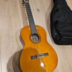 Yamaha CS40 3/4 Classical Guitar