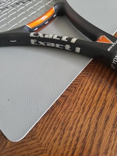 Tennis racket dunlop graphite
