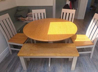 Extendable Dining Table set