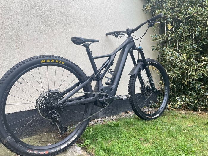 Specialized Turbo Levo Full Suspension Electric Mountain Bike