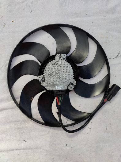 Bmw 5 Series G30 G31 G32 Cooling Fan P/N 8655846