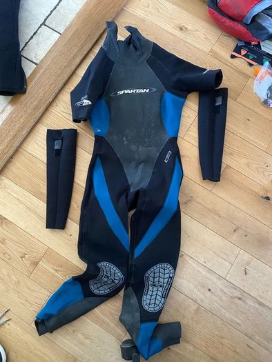 wetsuit