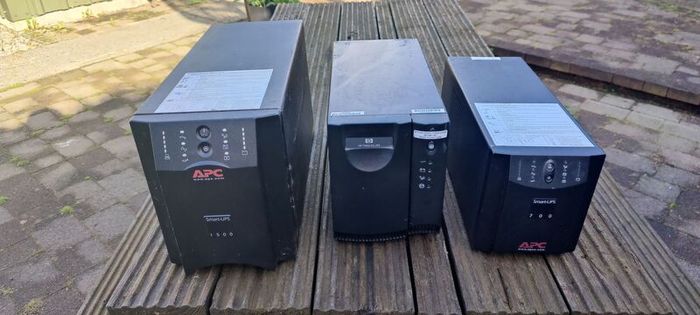 Apc Ups X 2, Hp Ups X 1