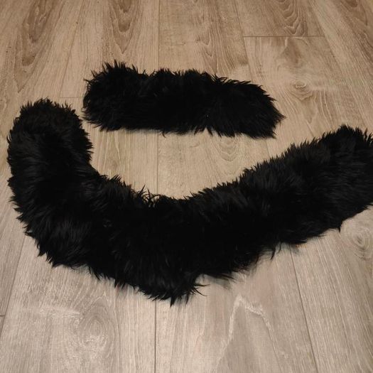 Black fur collar and extra piece of the same fur