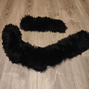 Black fur collar and extra piece of the same fur