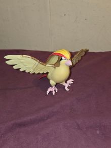 Pokemon Pidgeot Figure