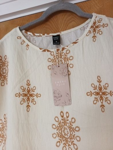 Emery Rose Top/Blouse  S.M. 12-14.   B.N.W.T