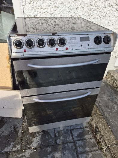 Free standing oven