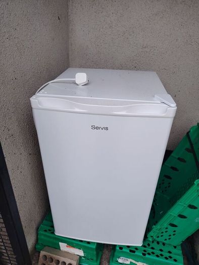 Under counter fridge