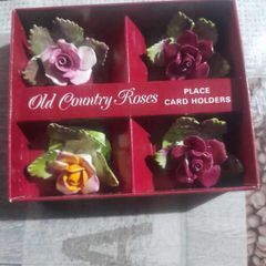 RARE Vintage ceramic Old Country Roses Place card Holders By Royal Albert. Boxed set of 4 Apricot and Pink Rose Royal Albert place card holders