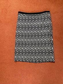 Skirt. B&W. Geometric pattern. M&S