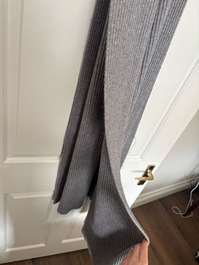 Zara long grey ribbed knit scarf