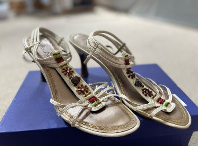 Leather Gino Ventury sandals with embroidery details size 5
