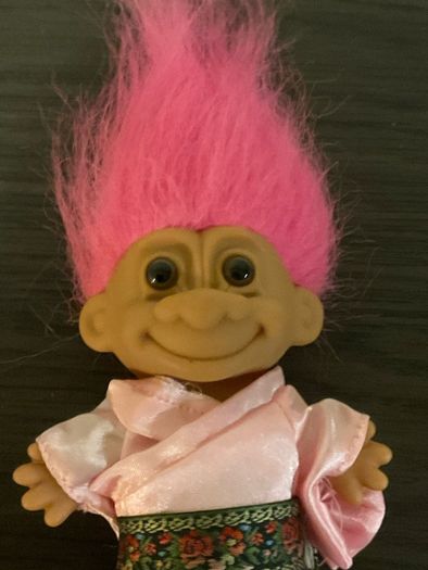 Vintage RUSS TROLL DOLL Fuchsia Hair JAPANESE Around The World JAPAN w Slippers