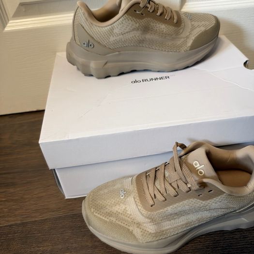 Alo shoes size 5uk