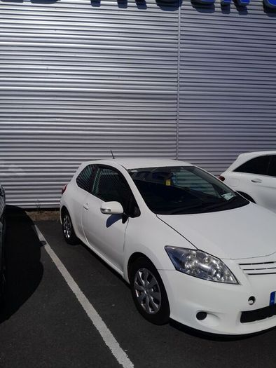 toyoa auris van