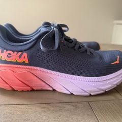 Hoka runners size 5
