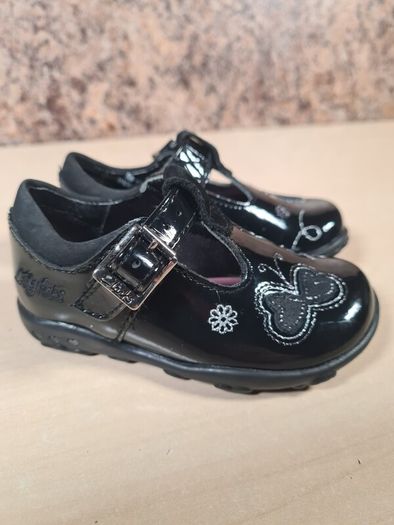 CLARKS Ella Rose toddler shoes black shiny Size 3
