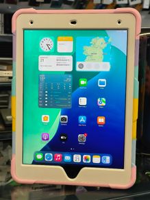 Apple iPad 7th Gen 32GB WiFi Space Grey with Case