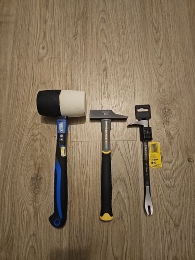 Stanley 315g Fitters Hammer, Draper 32oz Rubber Mallet & 10" Claw Bar