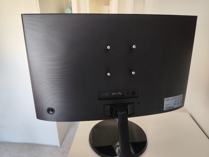 Samsung 24" Curved Monitor C24F390