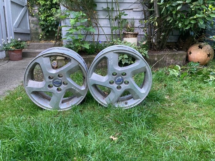 Volvo alloy
