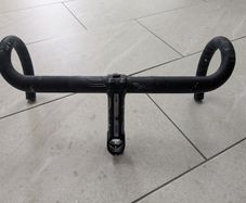 Deda Zero 100 bars (44cm) and stem (12cm).