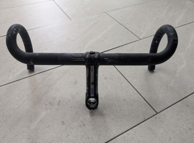 Deda Zero 100 bars (44cm) and stem (12cm).