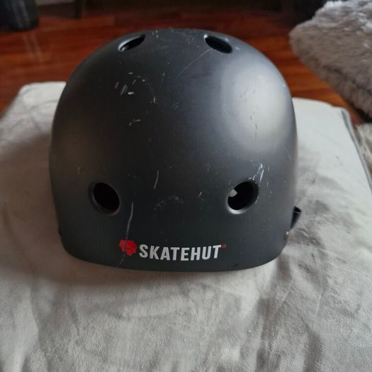 skatehut helmet black