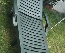folding sun lounger