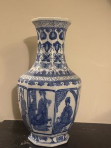 Large Blue & White Chinese Style Porcelain Vase