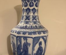 Large Blue & White Chinese Style Porcelain Vase
