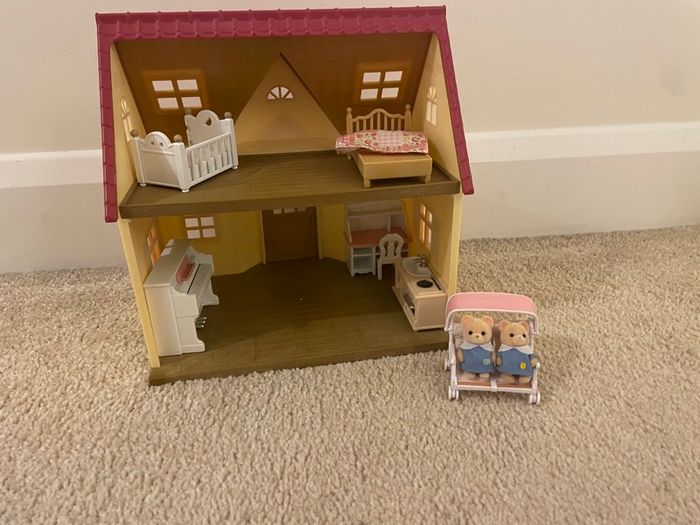 Sylvanian Families bundle - Treehouse, House and Boutique