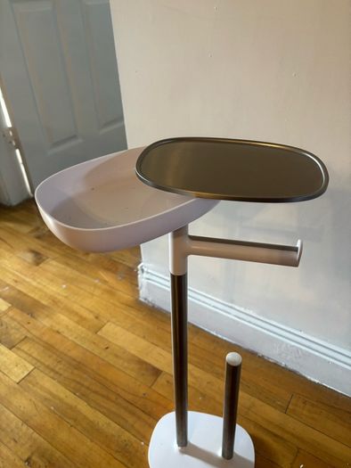 Toilet paper stand