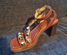 River Island - Heeled Sandals (wide fit) Brown and Gold / size 5