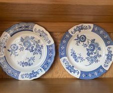 J and G Meakin plates