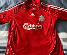 Size 7-8yrs Liverpool jersey