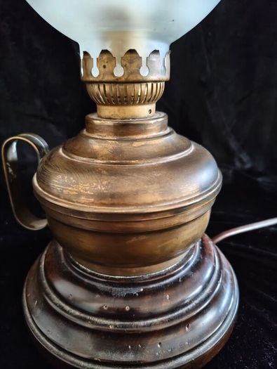antique Edwardian style table lamp